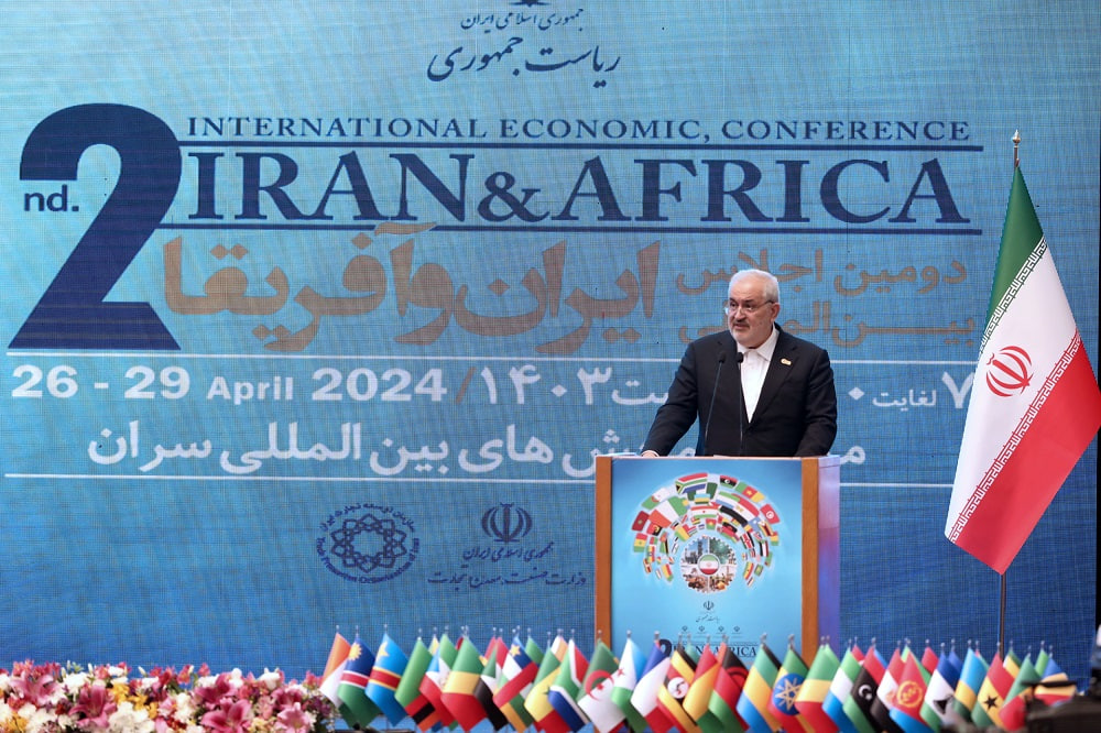 تاکید وزیر صمت بر ایجاد دبیرخانه دائمی اجلاس همکاری‌های‌های اقتصادی ایران و آفریقا 
